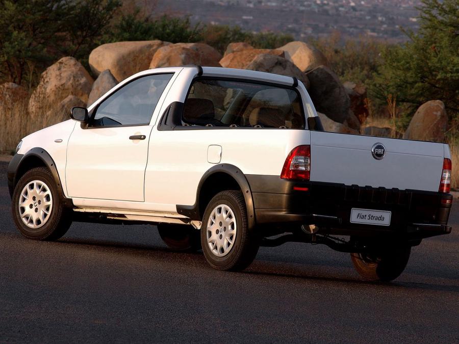  Fiat Strada 2005 года  (ZA) (фото 4 из 15)